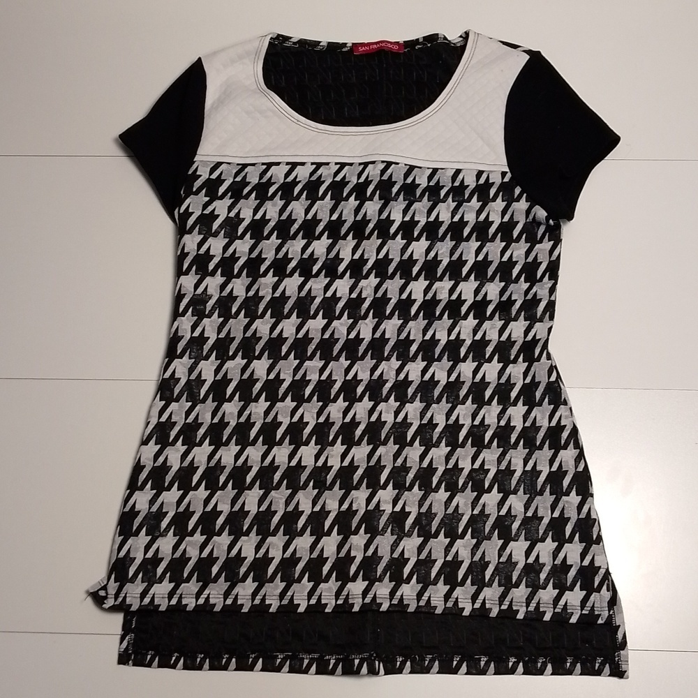 San Fransisco black & white top high  low short sleeve quilted houndstooth small